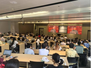 威廉体育williamhill教工党支部组织师生集中观看抗战胜利日阅兵 弘扬爱国主义精神